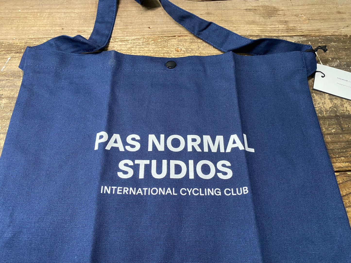 IN386 パスノーマルスタジオ PAS NORMAL STUDIOS Musette Navy サコッシュ 紺