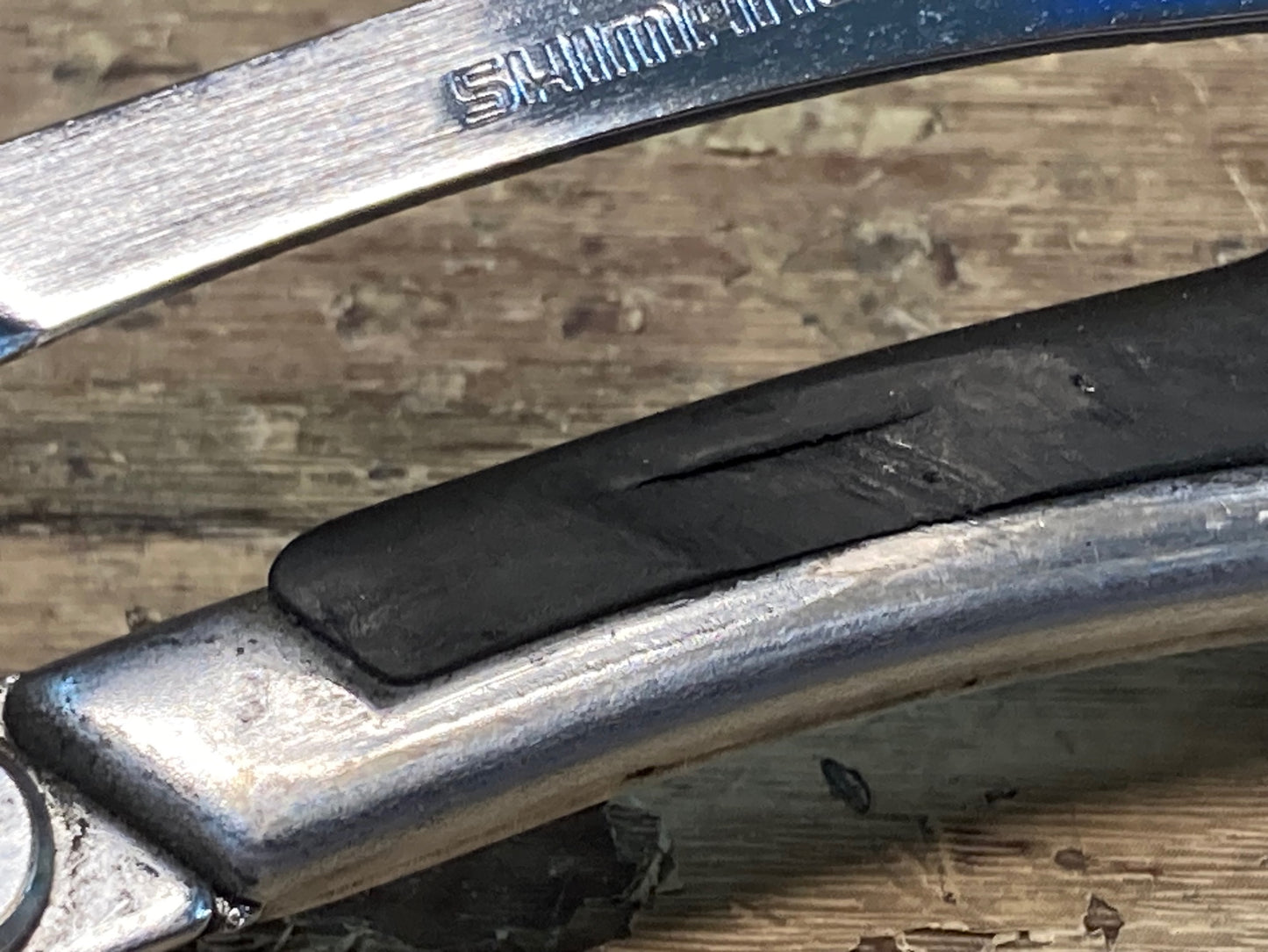 IL837 シマノ SHIMANO 105 FD-5800 フロントディレイラー 2S 直付け シルバー