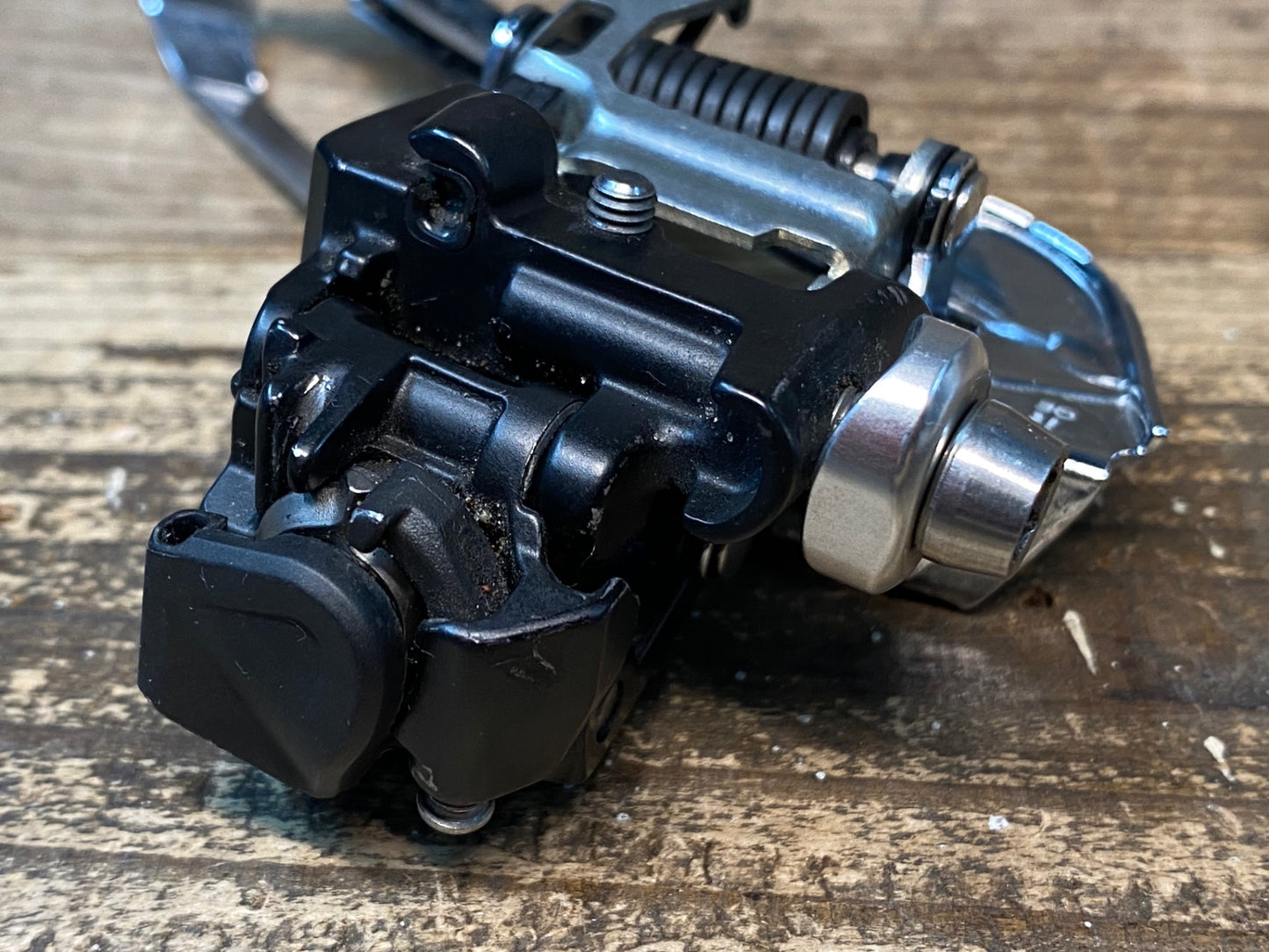 IX909 シマノ SHIMANO 105 FD-R7000 直付 フロントディレイラー