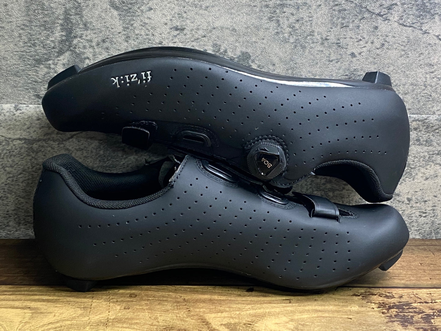 IZ389 フィジーク fizik テンポ TEMPO OVERCURVE R5 EU44サイズ ビンディングシューズ SPD-SL 黒