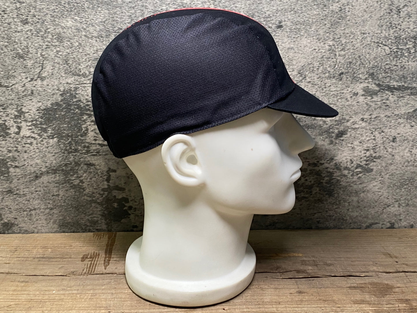 IW504 アソス Assos EQUIPE RS サイクルキャップ 黒 赤 フリーサイズ