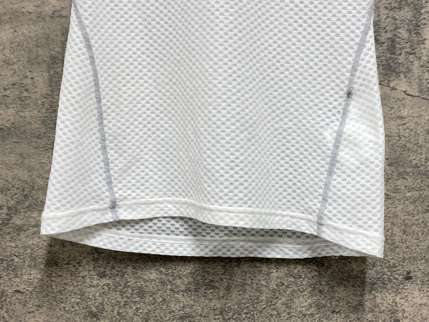 IZ551 クラフト CRAFT ノースリーブ べースレイヤー 白 XS