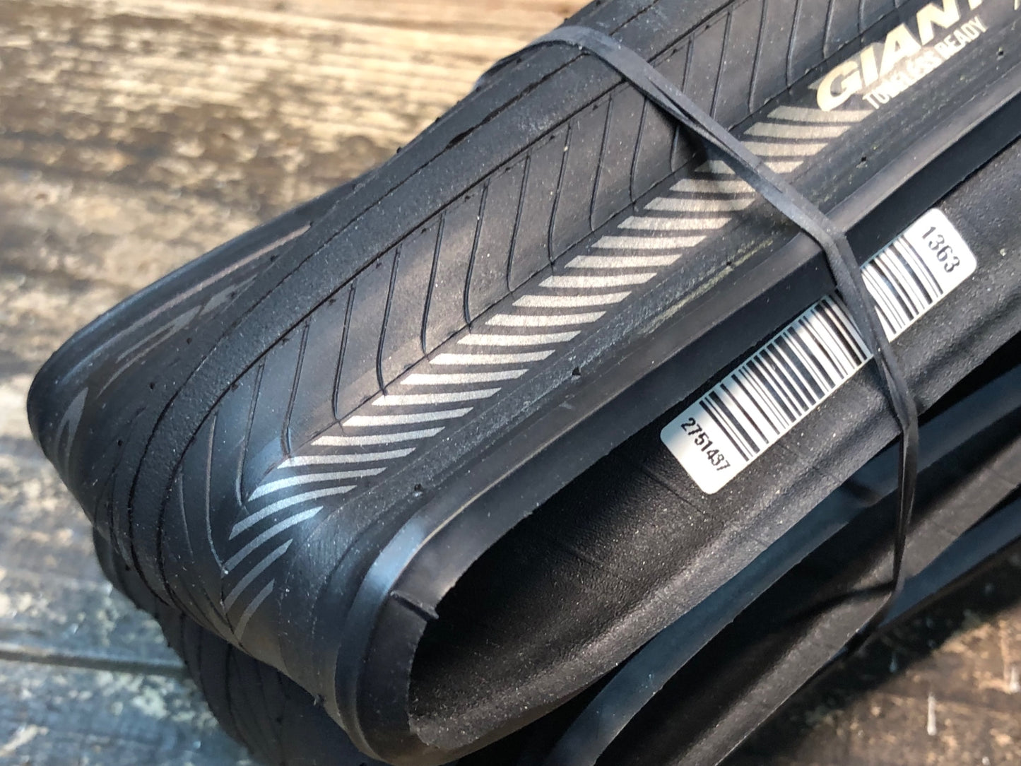 IW074 ジャイアント GIANT GAVIA AC 0 700x28C タイヤ