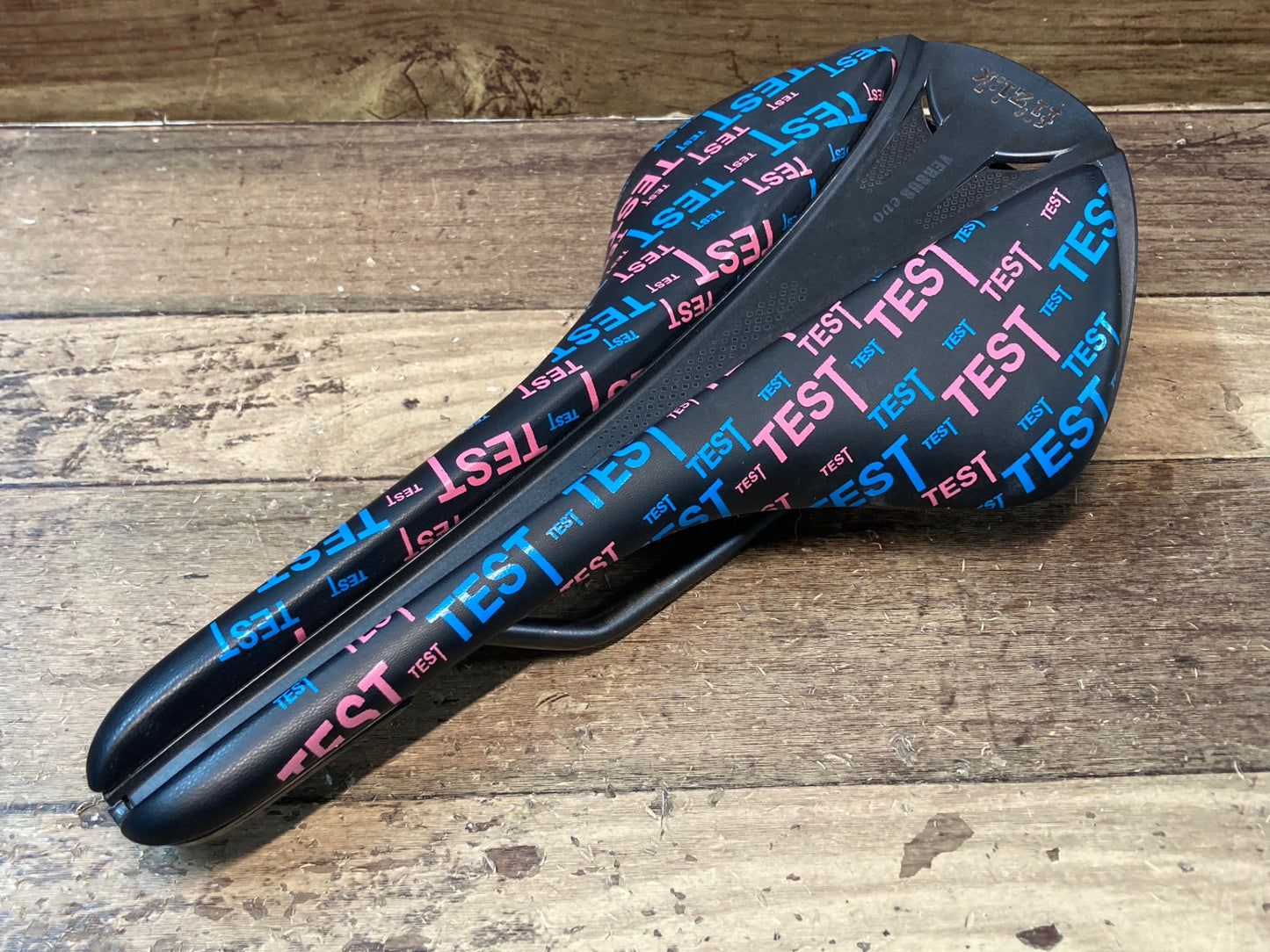 IL829 フィジーク fizik アンタレス ANTARES VERSUS EVO R3 サドル 黒 TEST LARGE