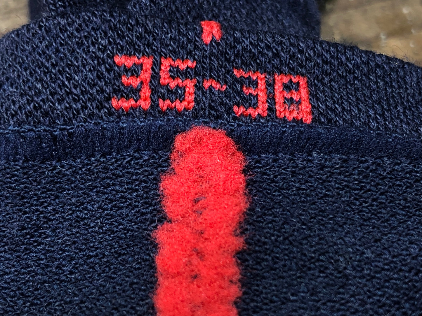 IO488 プロトンド パリ PELOTON DE PARIS ソックス 靴下 黒赤 US4~6