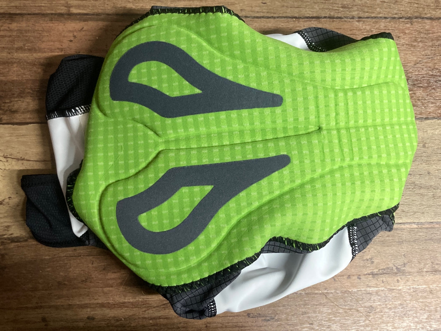 IQ232 レリック reric ビブショーツ 黒 グレー カモ柄 XL