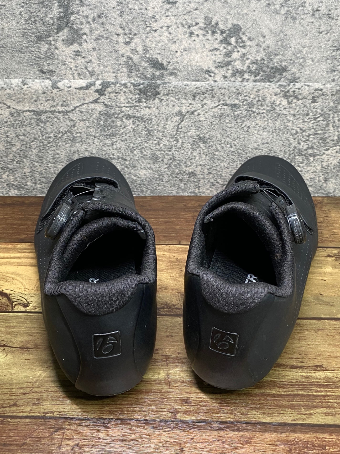 IX271 ボントレガー BONTRAGER VELOCIS Road Shoe ビンディングシューズ 黒 EU40 SPD-SL ※ソール傷