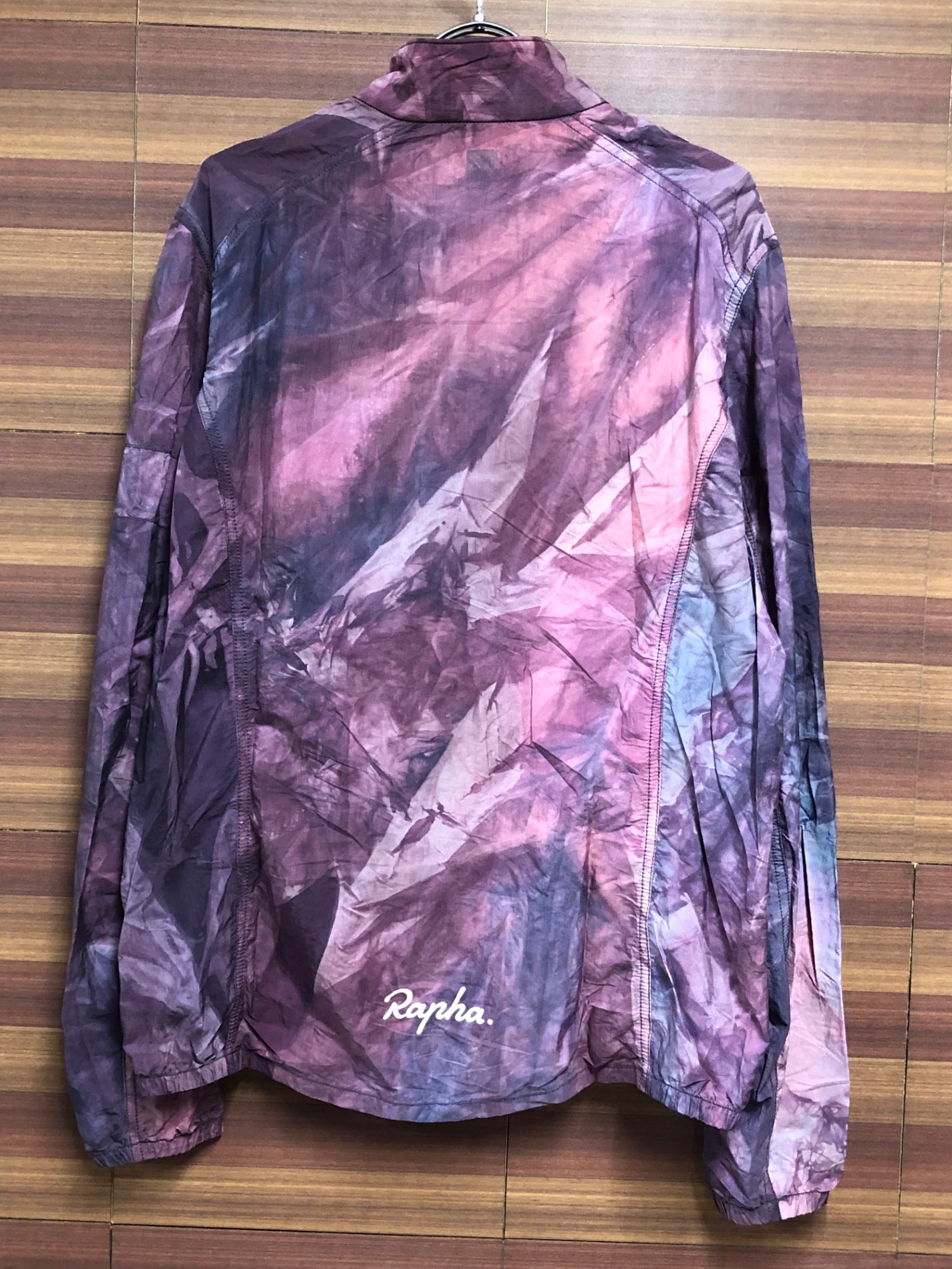 IJ597 ラファ Rapha OUTSKIRTS TIE DYE JACKET 長袖 サイクルジャケット バーガンディ 総柄 M