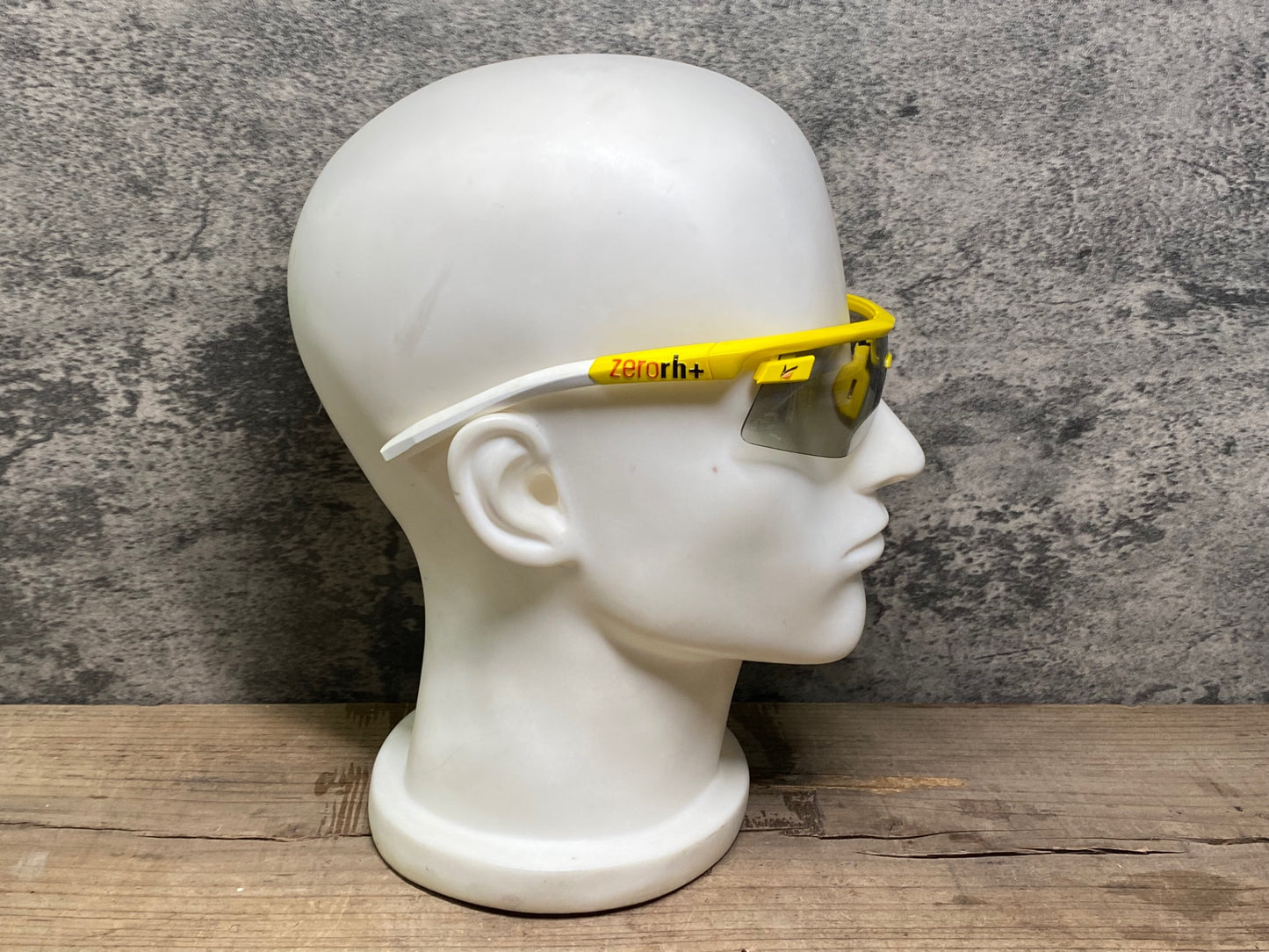 IQ322 ゼロアールエイチプラス zerorh+ コンタドール CONTADOR サングラス アイウェア 黄色 白