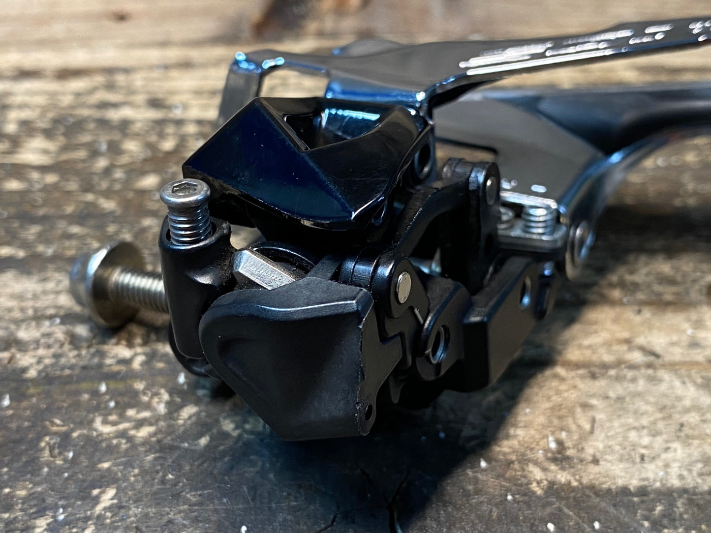 IU682 シマノ SHIMANO 105 FD-R7000 フロントディレイラー 2S 直付