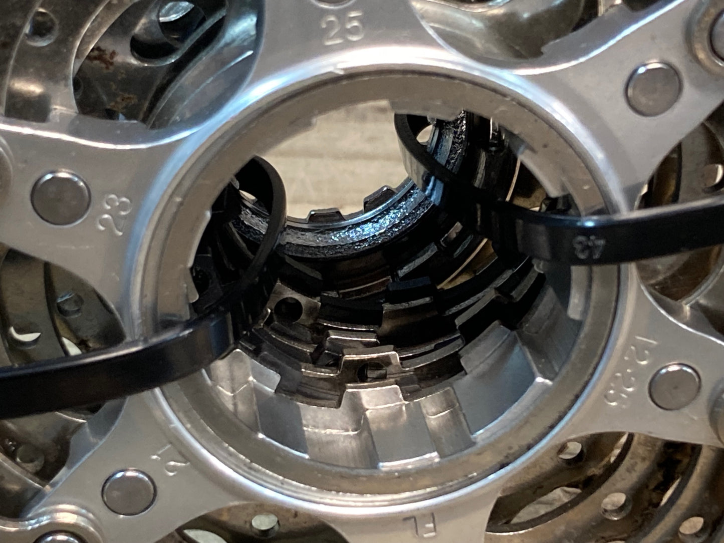 IP782 シマノ SHIMANO 105 CS-5600 スプロケット 12-25T 10S