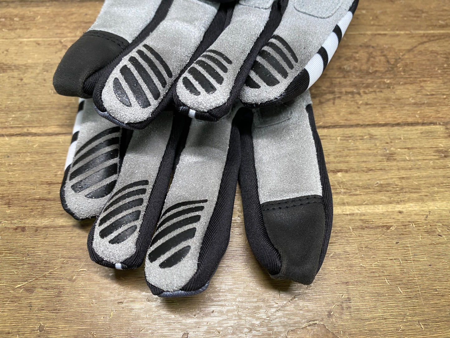 JB355 パールイズミ PEARL iZUMi 長指 グローブ グレー 黒 L