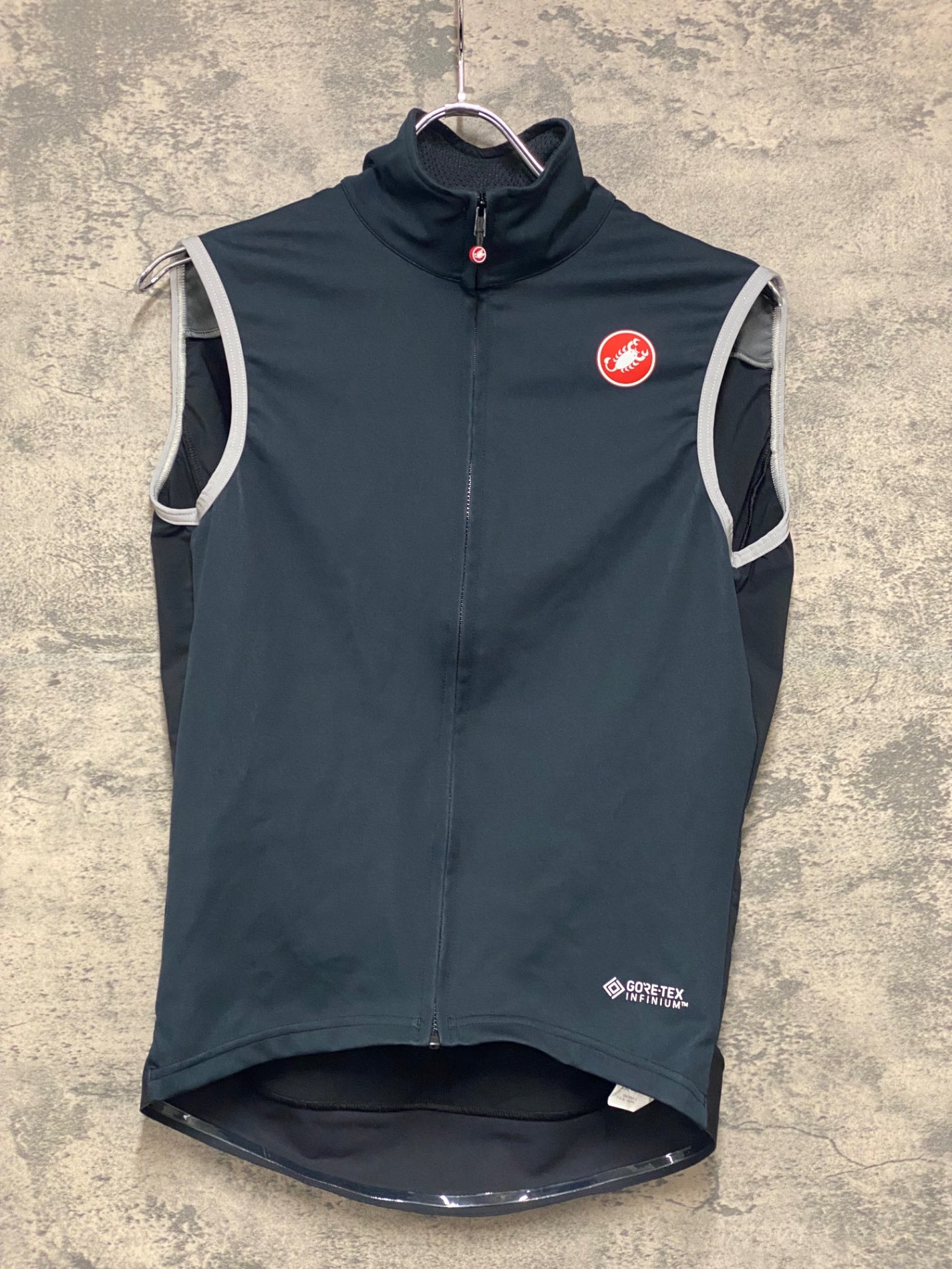 IY985 カステリ CASTELLI ROSSO CORSA サイクルベスト ジレ GORE-TEX INFINIUM perfetto 黒 M ※色移り有