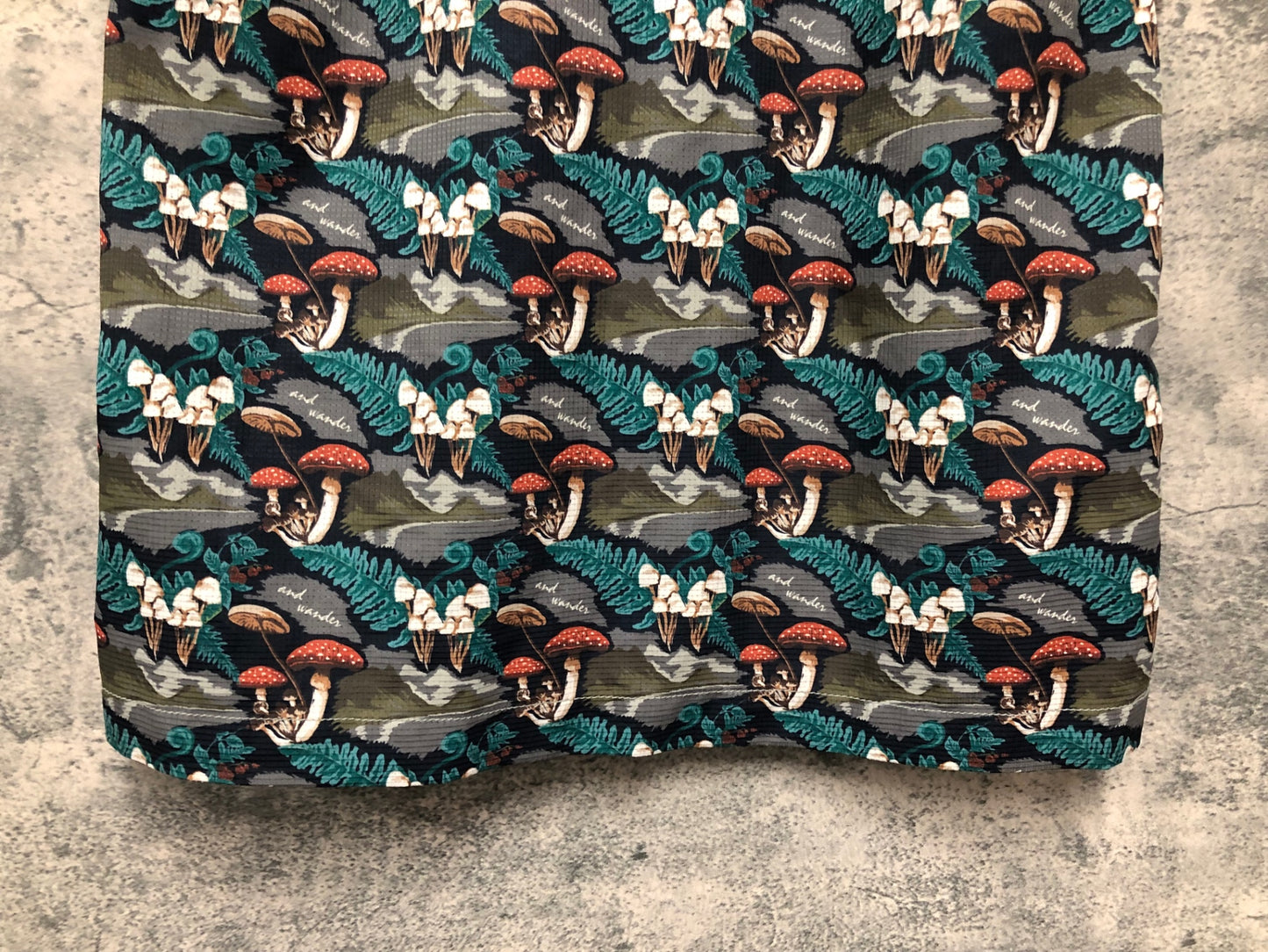 IY018 アンドワンダー and wander 半袖 ドライ アロハシャツ グレー 緑 総柄 S-M相当