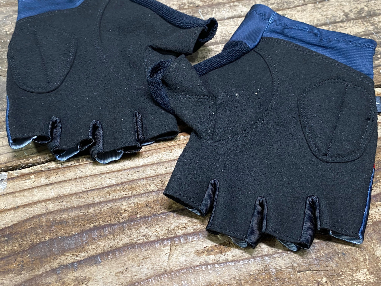 IW368 ルコックスポルティフ le coq sportif 指切 サイクルグローブ 紺 M