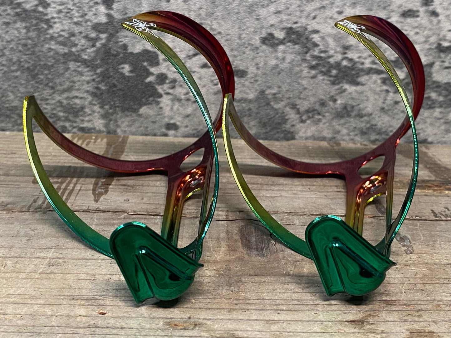 IN199 スパカズ SUPACAZ FLY CAGE ボトルケージ 2個セット ザイオン