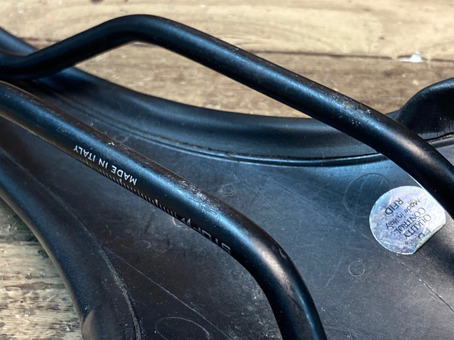 IM372 セライタリア selle italia SLR サドル MANGANESEレール 黒 131mm