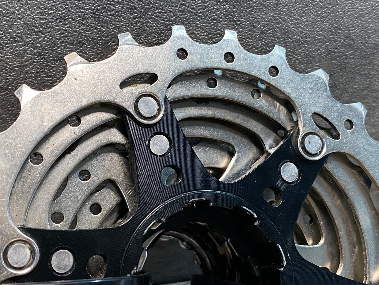 IV011 シマノ SHIMANO 105 CS-5800 スプロケット 11/28T 11S