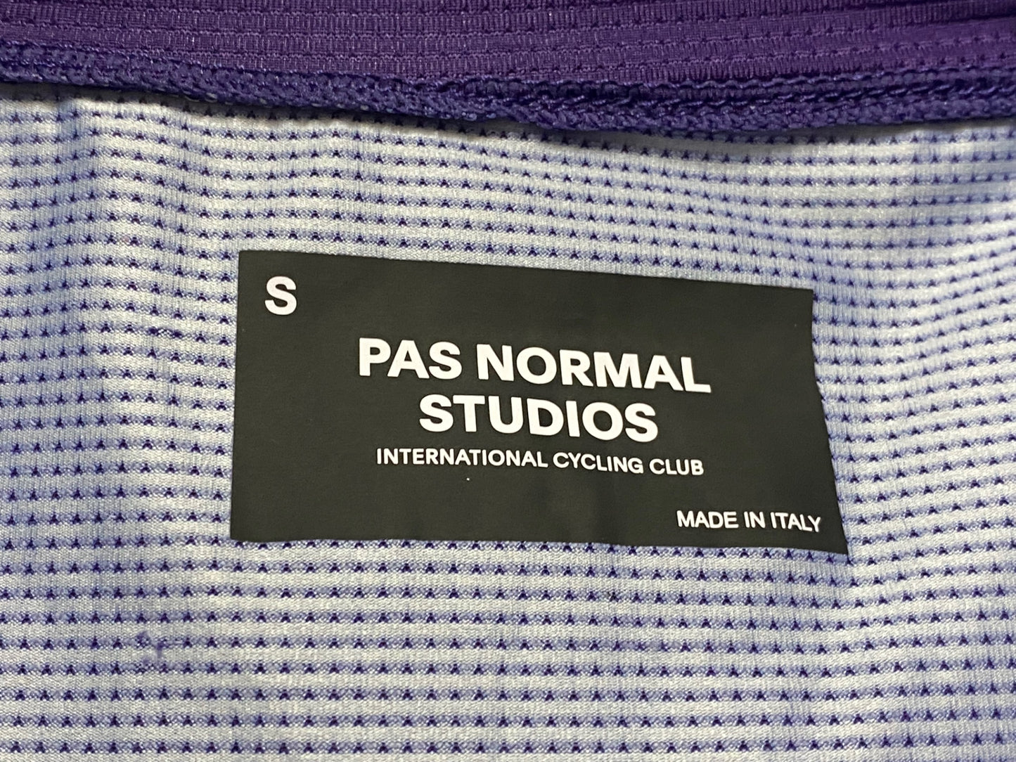 JC421 パスノーマルスタジオ Pas Normal Studios | Men's Mechanism Jersey 半袖 サイクルジャージ パープル S