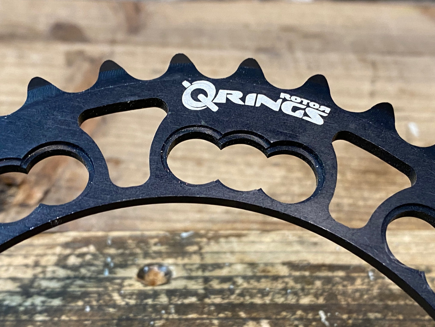 IS404 ローター ROTOR QRINGS チェーンリング インナー 黒 36T BCD113 11S 楕円