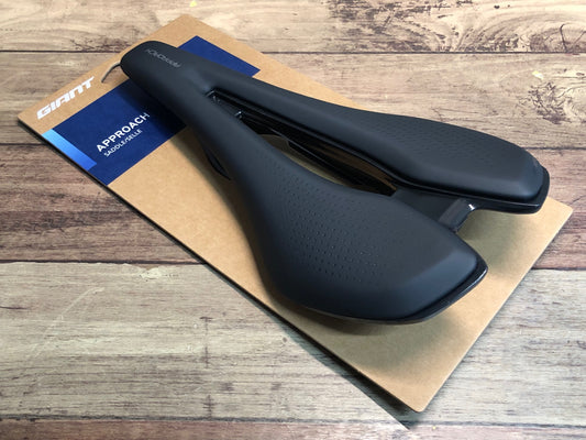 IQ962 ジャイアント GIANT APPROACH サドル 黒 スチールレール