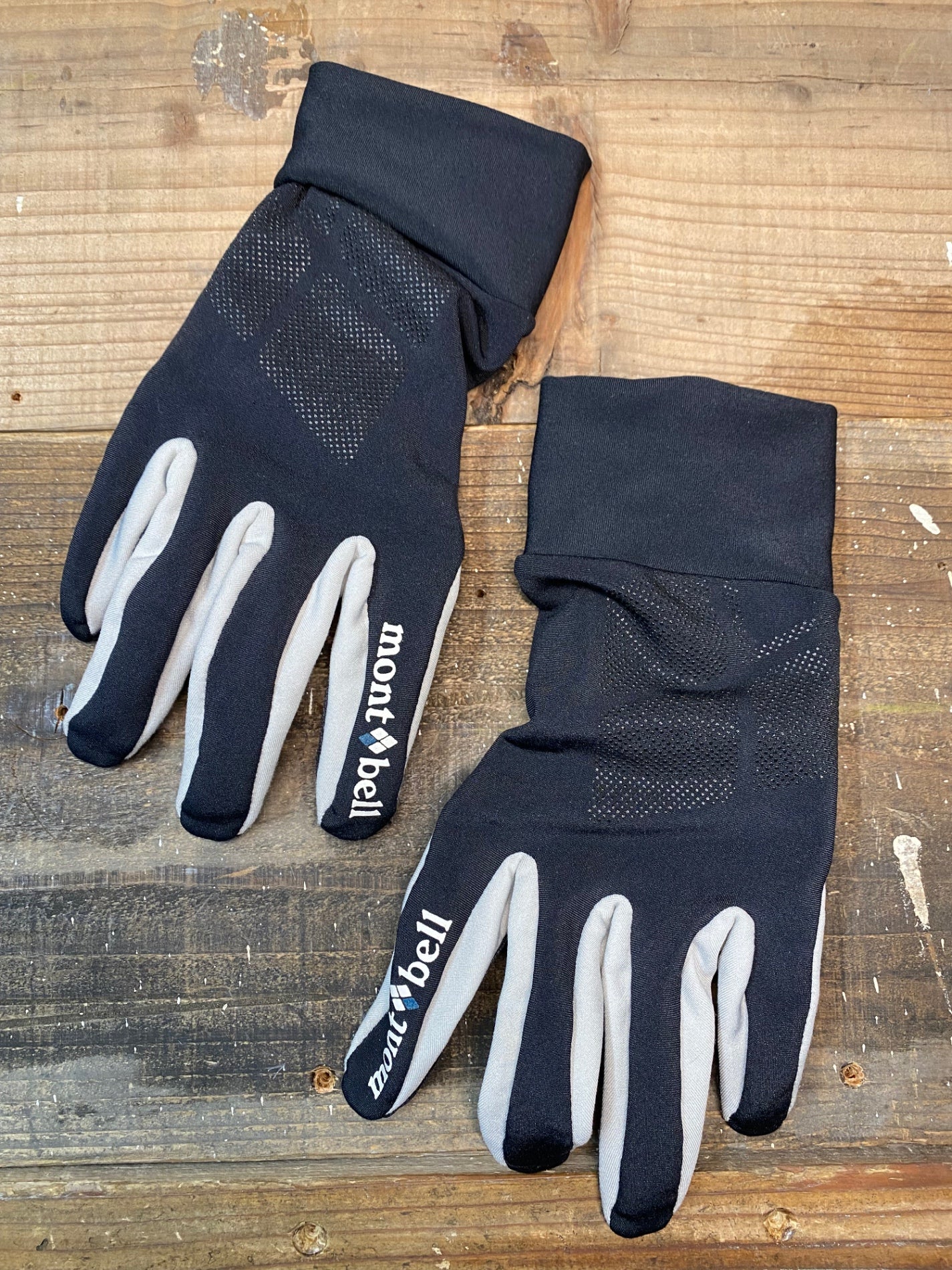 IP118 モンベル mont-bell 長指 グローブ 黒 グレー M 裏起毛 薄手