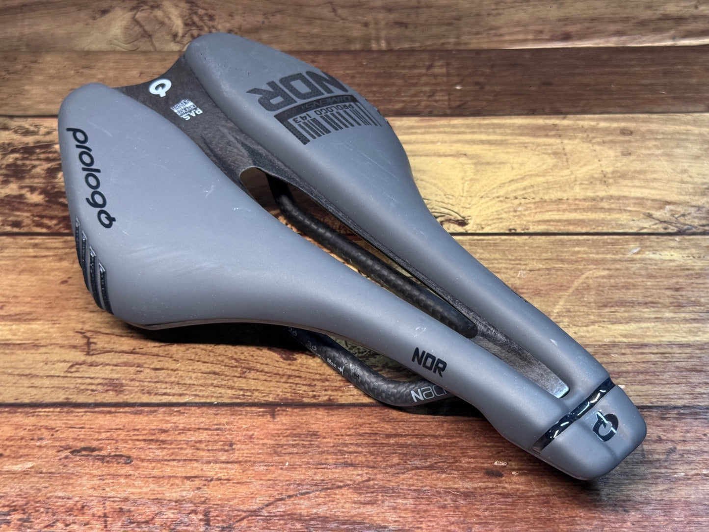 IN847 プロロゴ PROLOGO ディメンション Dimension NDR サドル 黒 カーボンレール 143mm幅