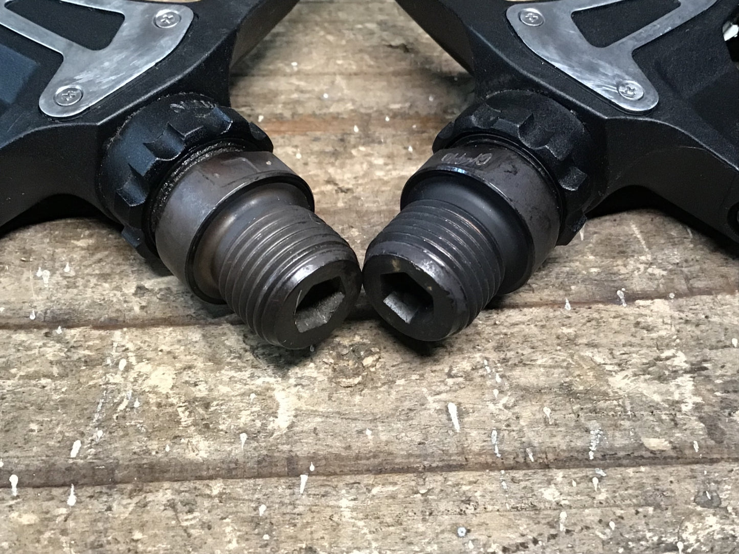 IN677 シマノ SHIMANO PD-R550 ビンディングペダル SPD-SL