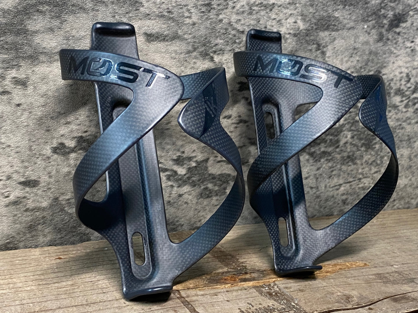 IT778 モスト MOST THE WINGS カーボン ボトルケージ 2個セット 黒