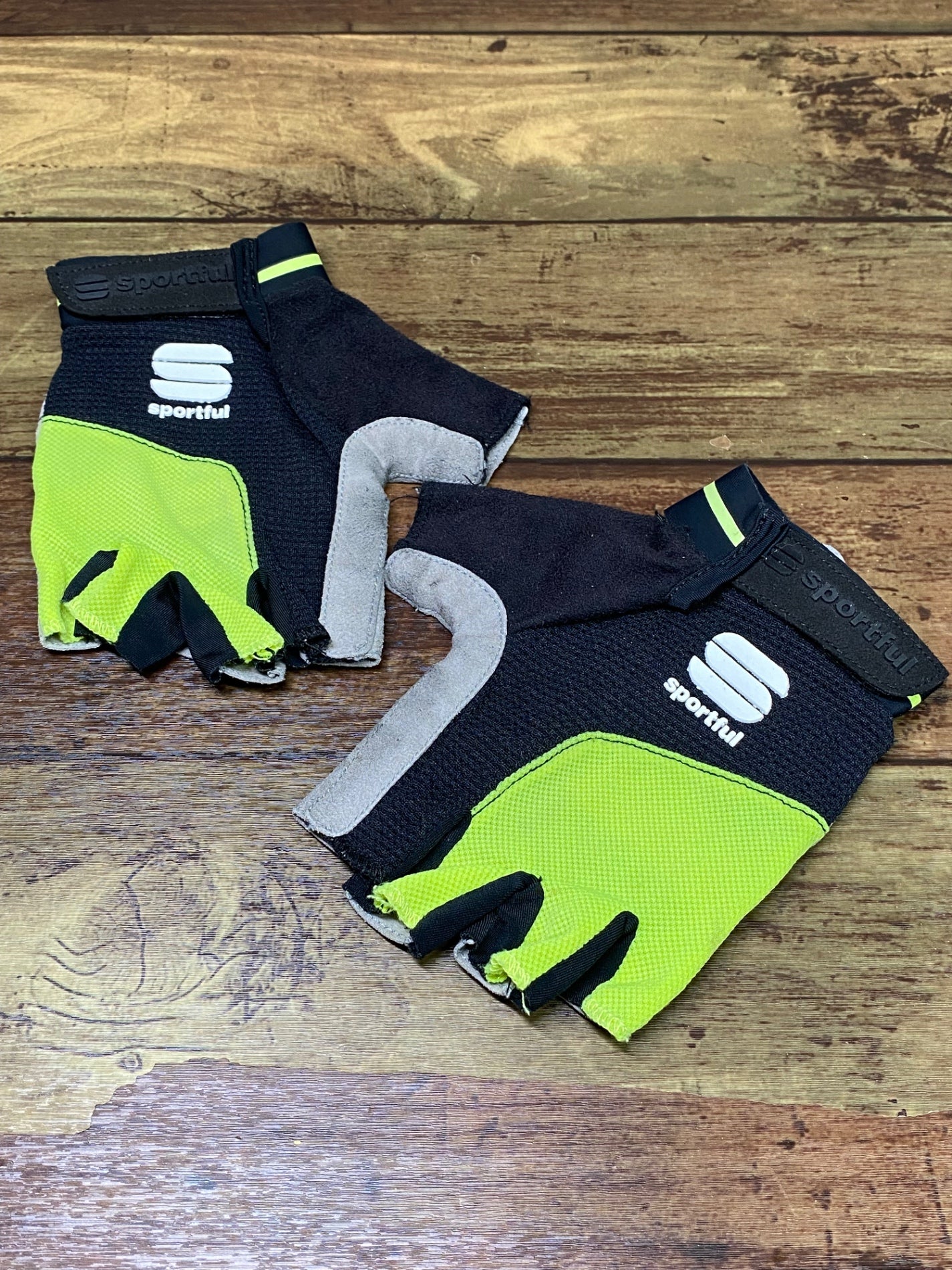 IY619 スポーツフル Sportful 指切り グローブ 黒 黄 ※サイズ不明、タグカット