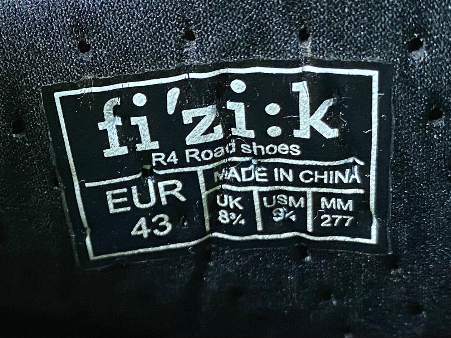 IJ834 フィジーク FIZIK R4 ROAD SHOES ビンディングシューズ 黒 黄緑 EU43