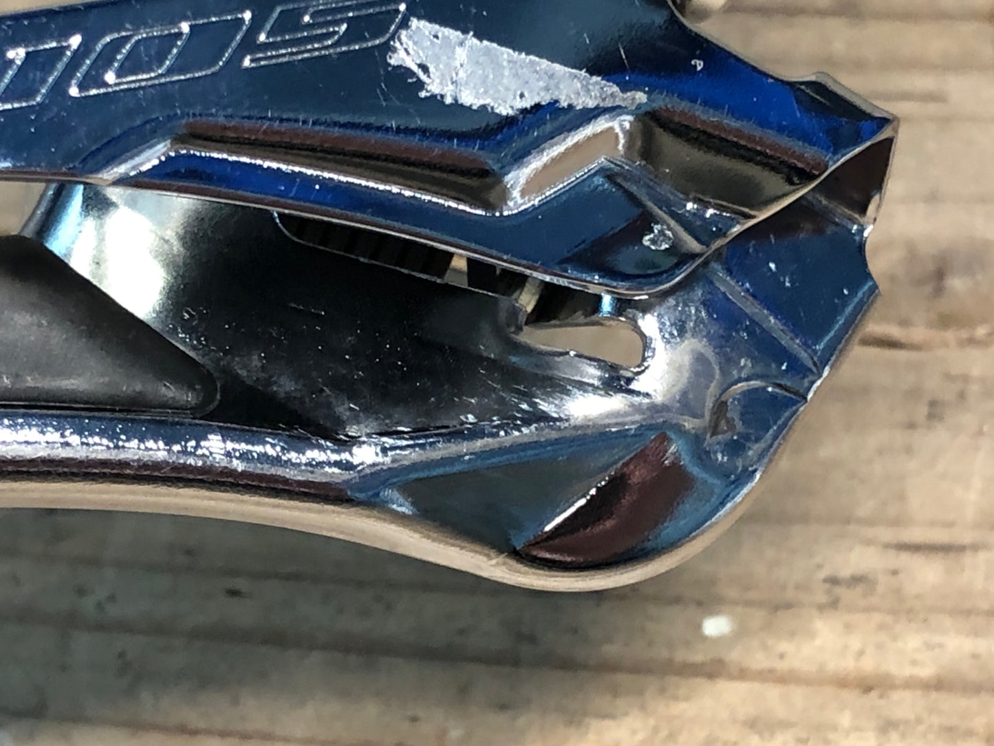 IY914 シマノ SHIMANO 105 FD-R7000 フロントディレイラー 直付