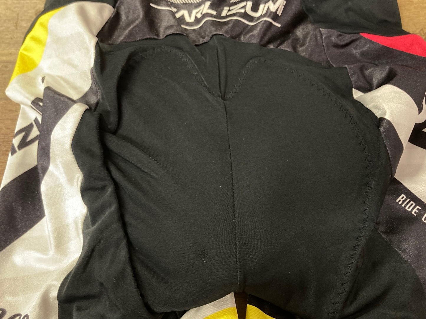 IN182 パールイズミ PEARL iZUMi レーサーパンツ 黒 白 M