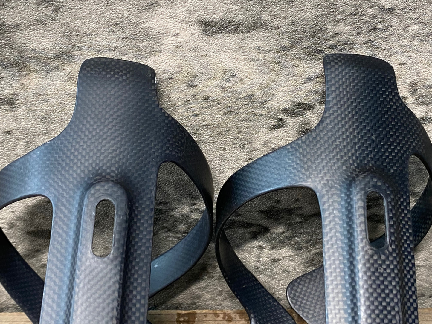 IT778 モスト MOST THE WINGS カーボン ボトルケージ 2個セット 黒