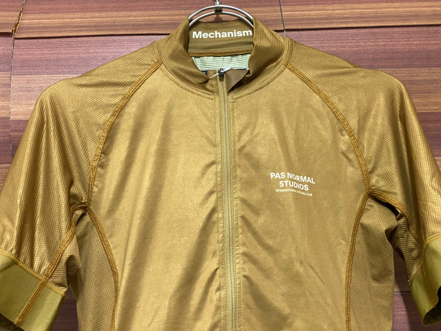 IV058 パスノーマルスタジオ PAS NORMAL STUDIOS Mechanism Jersey 半袖サイクルジャージ 黄土色 S