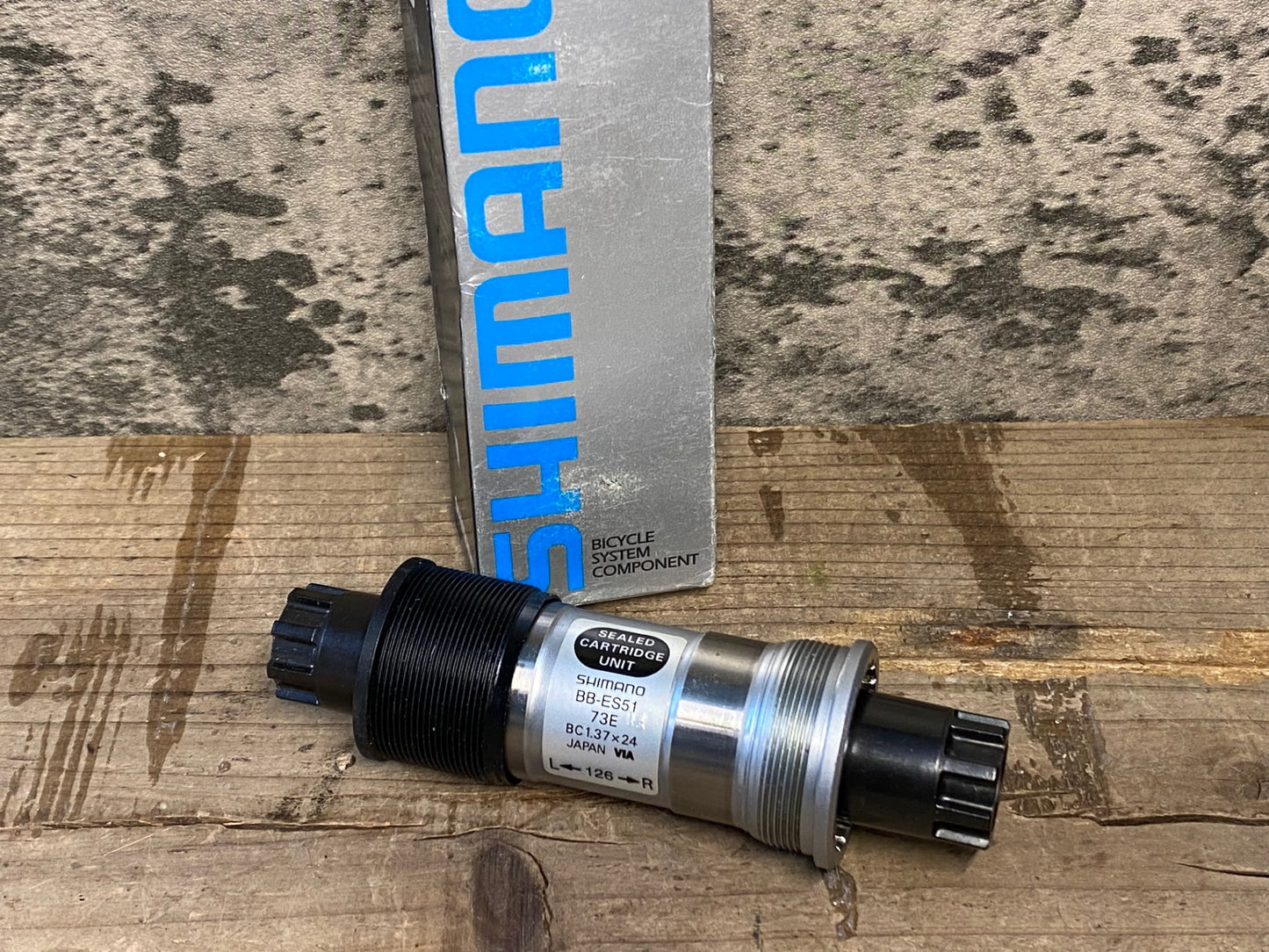 IS196 シマノ SHIMANO BB-ES30 ボトムブラケット オクタリンク