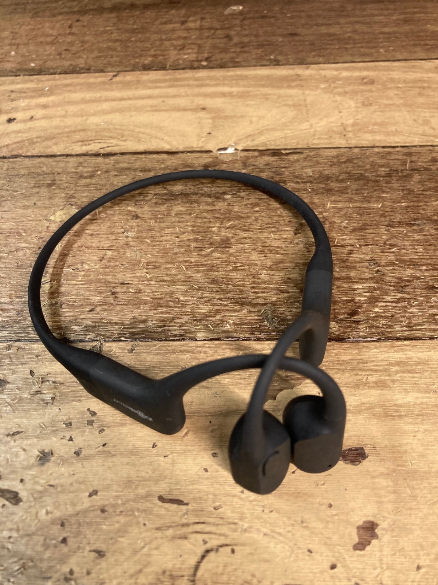 ID214 AFTERSHOKZ Aeropex AS800 グレー 骨伝導ワイヤレスヘッドホン ※動作確認済