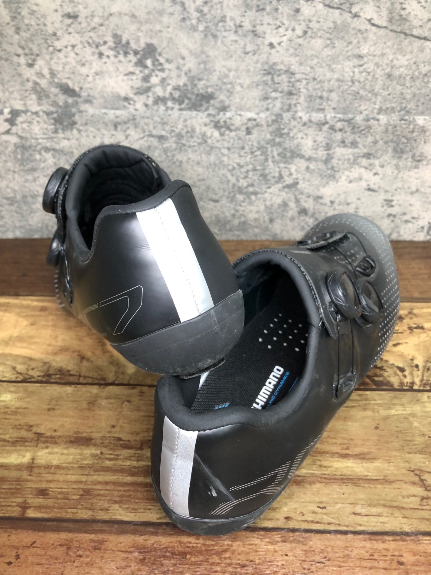 IT924 シマノ SHIMANO RC7 SH-RC702M ビンディングシューズ 黒 シルバー EU42