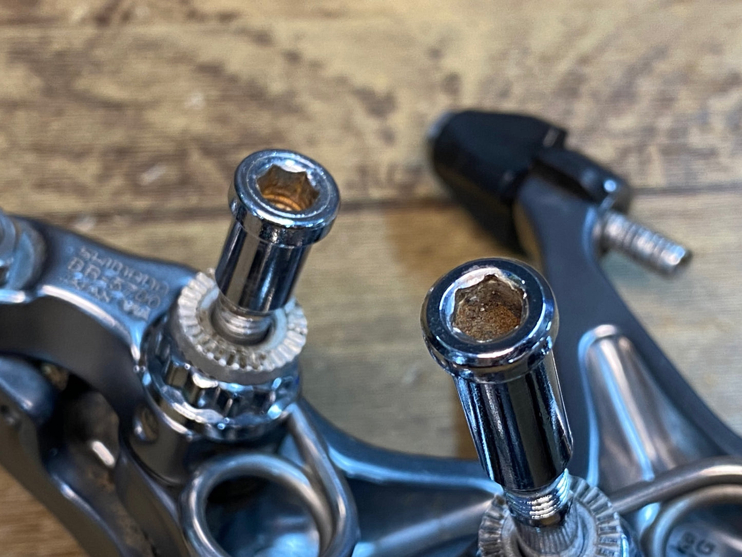 GF695 シマノ SHIMANO 105 BR-5700 キャリパーブレーキ 前後セット シルバー ※アジャストボルト欠品