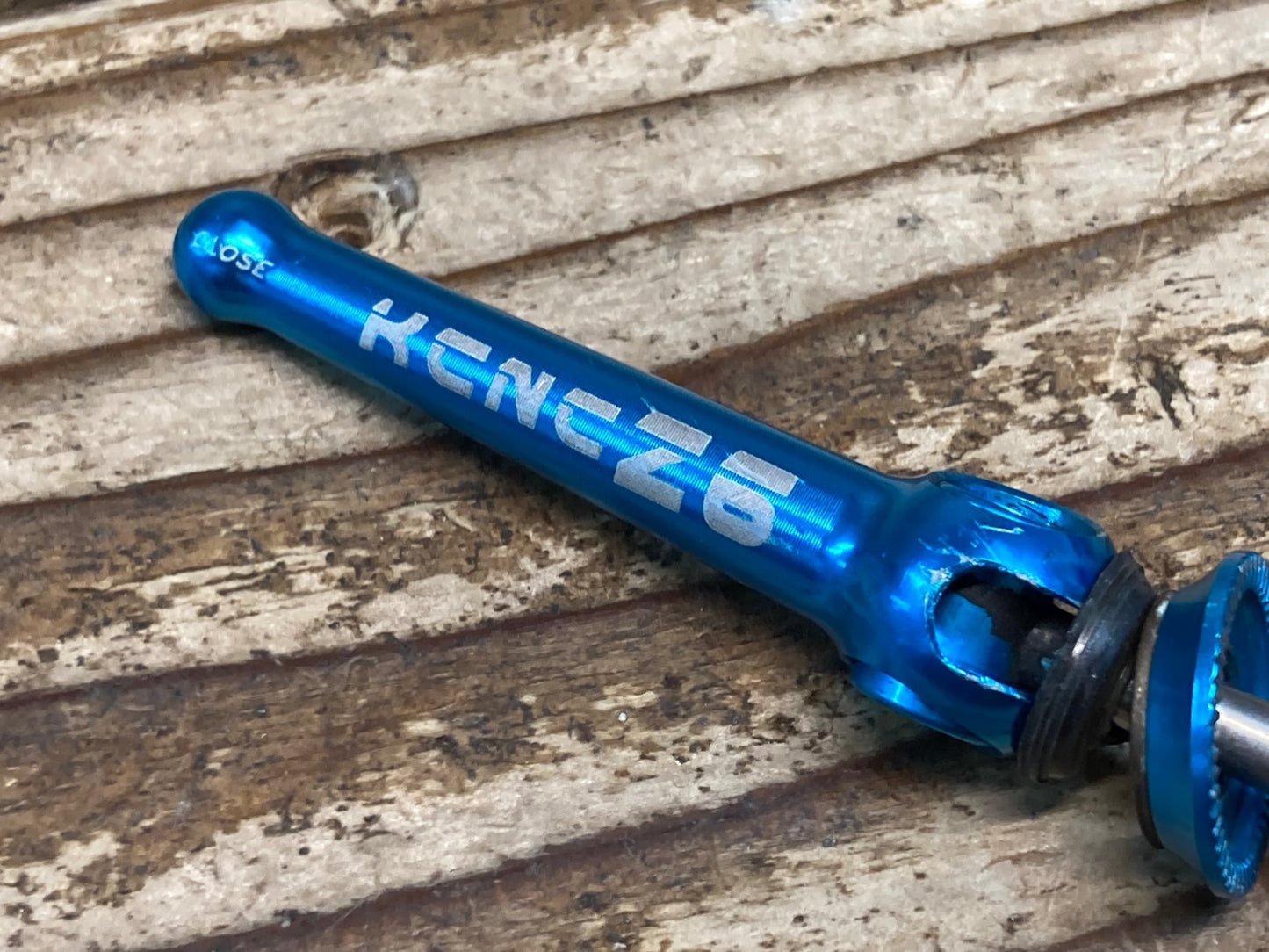 IX979 KCNC Z6 ステンレス クイックレリーズ 前後セット 100/130mm 青