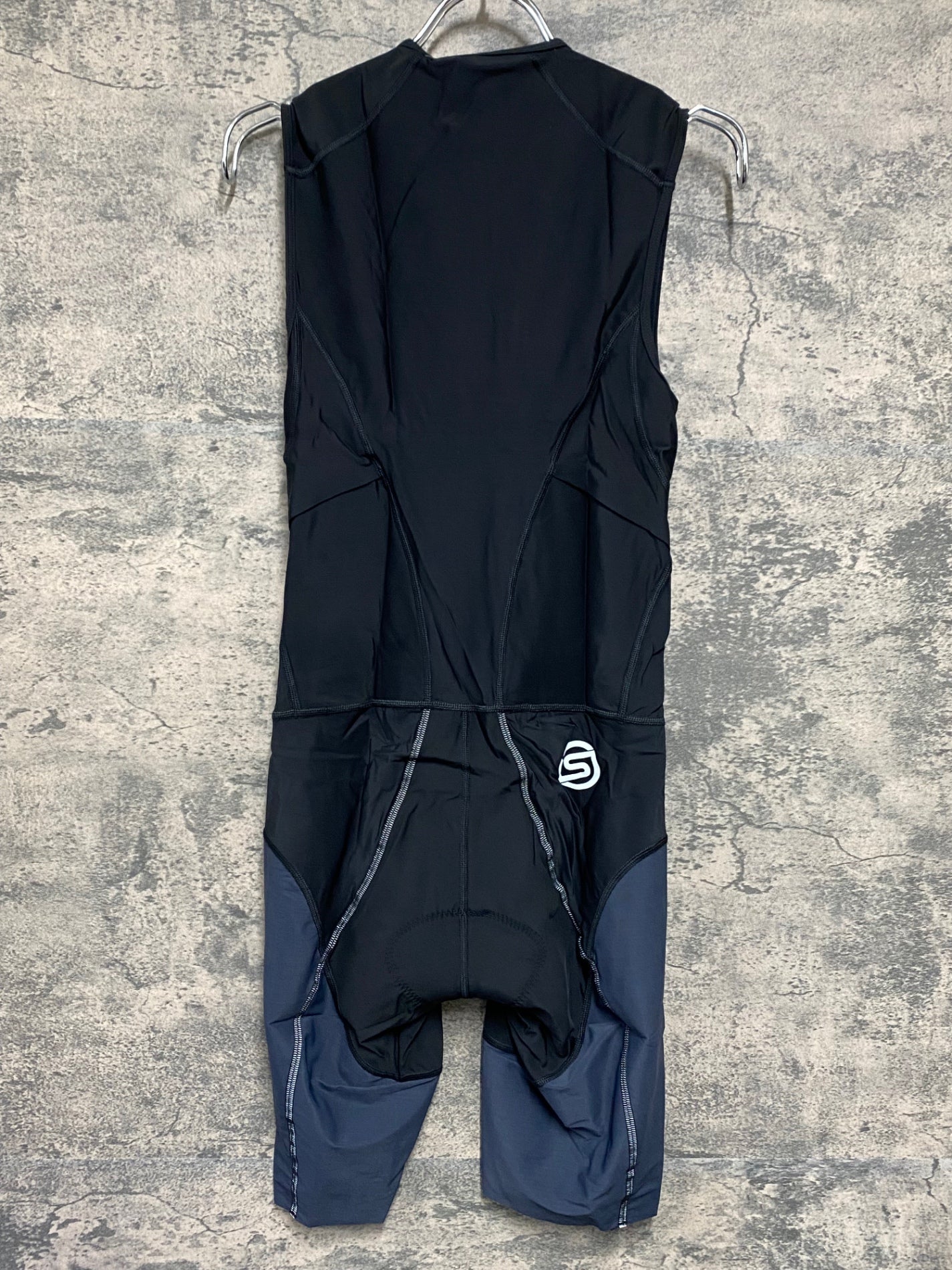 IW955 スキンズ SKINS DNAmic トライアスロン スキンスーツ S ブラック フロントジップ