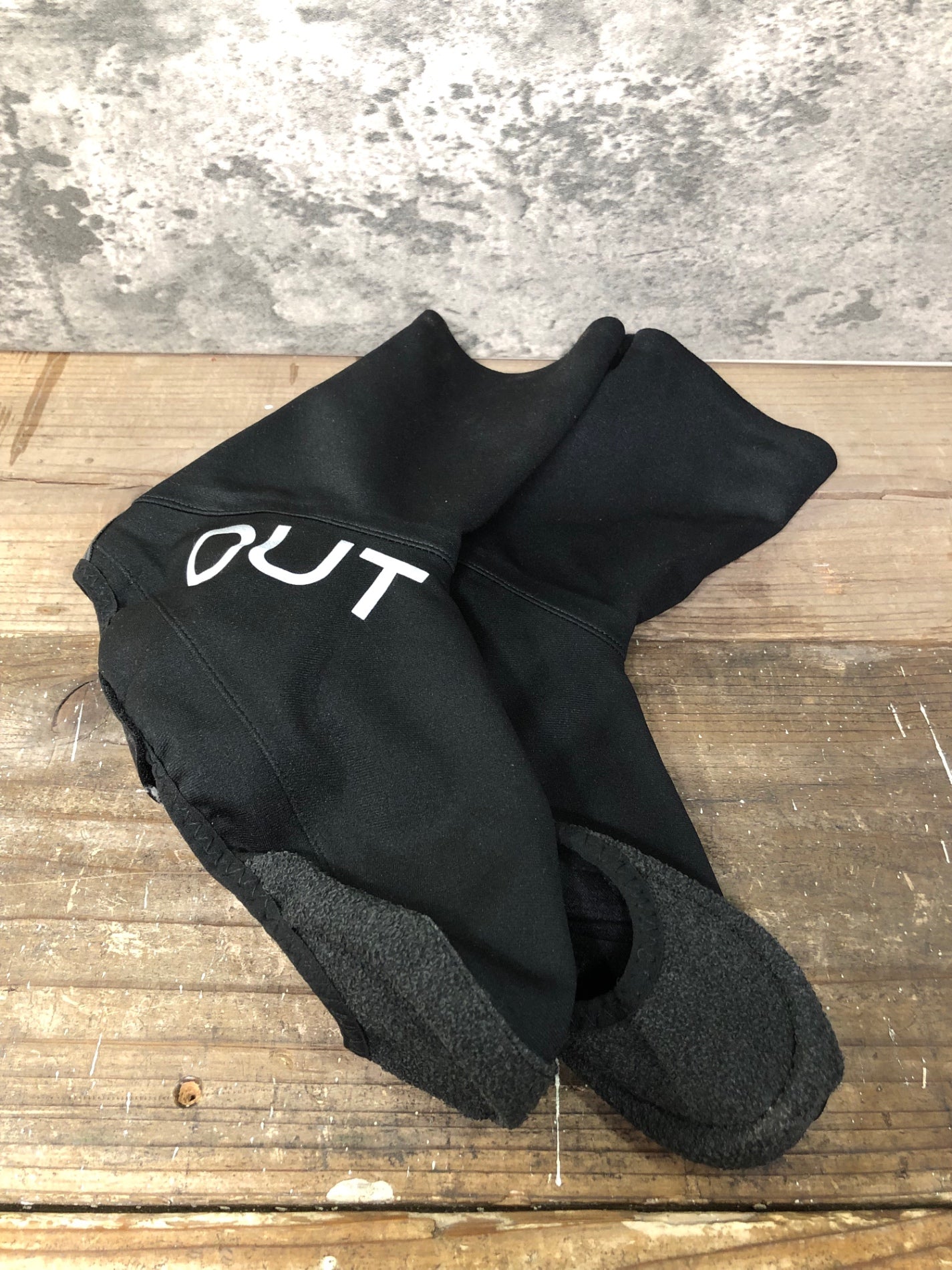 IO968 ドットアウト DOT OUT シューズカバー ブラック L