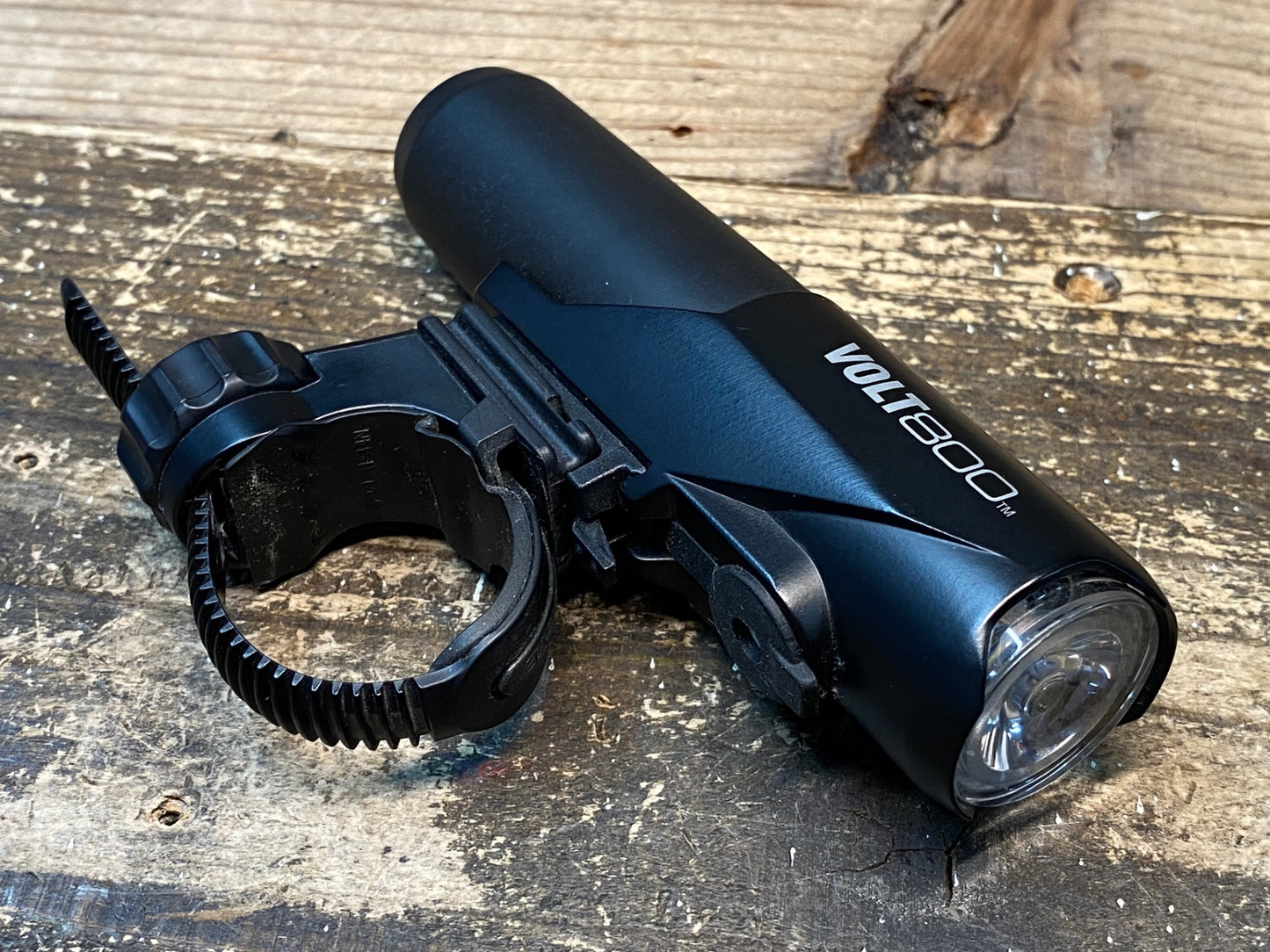 IU676 キャットアイ CATEYE VOLT 800 フロントライト