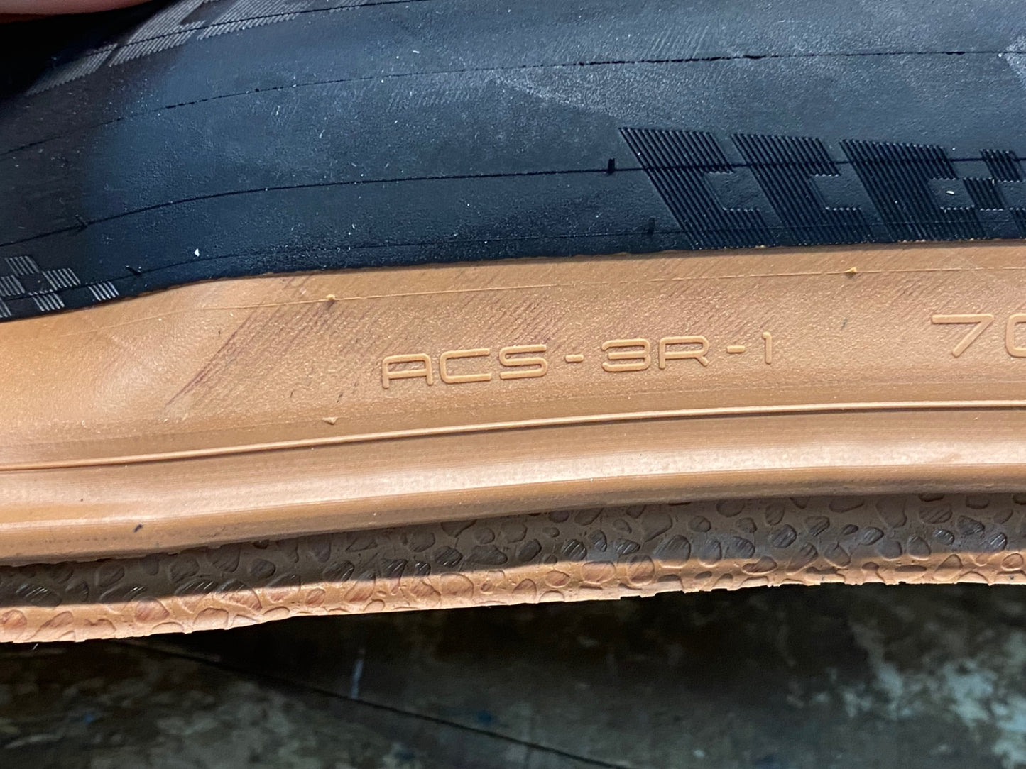 IR402 アメリカンクラシック AMERICAN CLASSIC TIMEKEEPER ULTRALIGHT ROAD TIRE クリンチャータイヤ 700x28c 茶