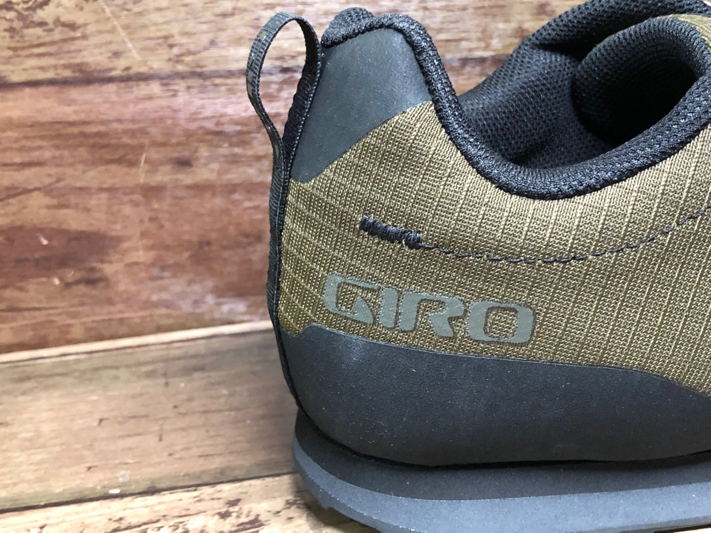 II690 ジロ GIRO TRACKER シューズ  EU43 未使用