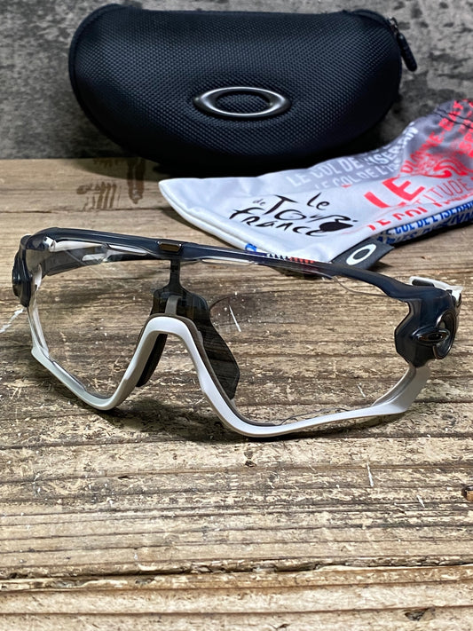 IX172 オークリー OAKLEY JAWBREAKER サングラス アイウェア グレー 白 PHOTOCHROMICレンズ Tour de France