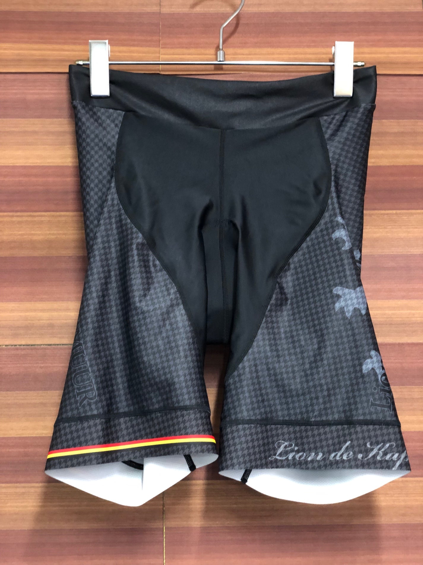 IQ839 リオンドカペルミュール Lion de KAPELMUUR レーサーパンツ 黒 L