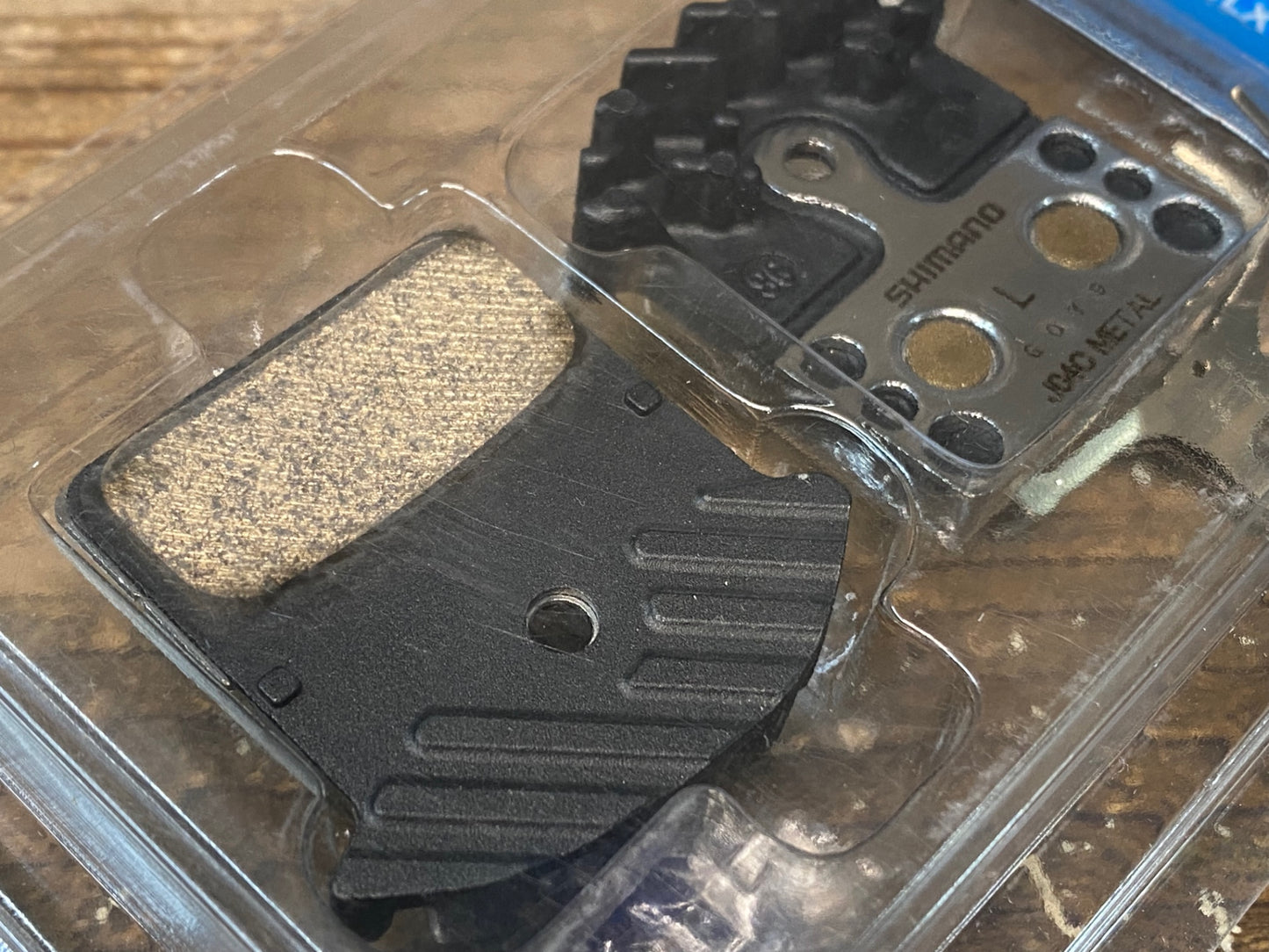 IQ967 シマノ SHIMANO J04C ディスクブレーキパッド メタル フィン付き セット 未使用