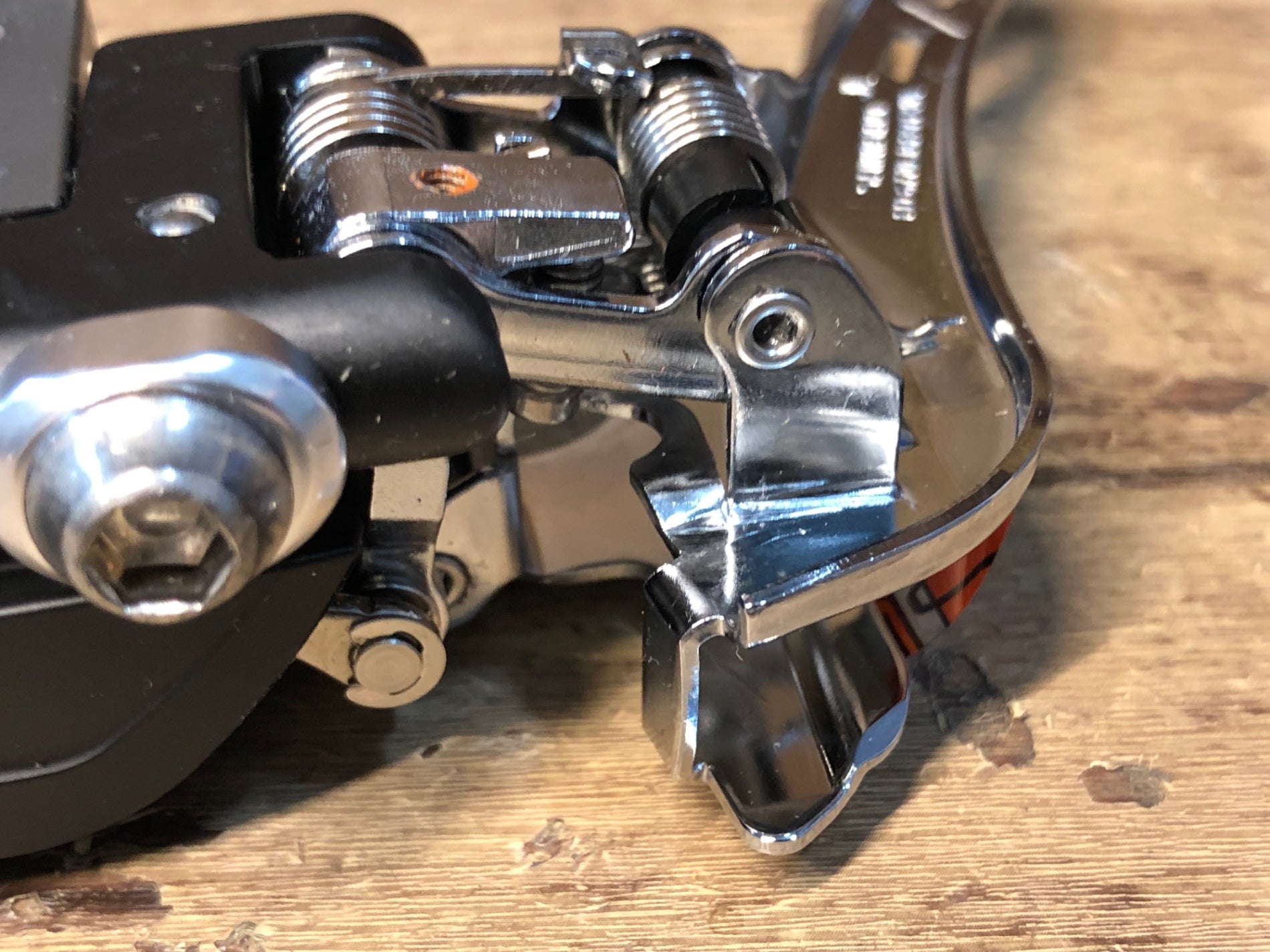 IC098 シマノ SHIMANO アルテグラ ULTEGRA FD-6770 2S フロントディレイラー Di2