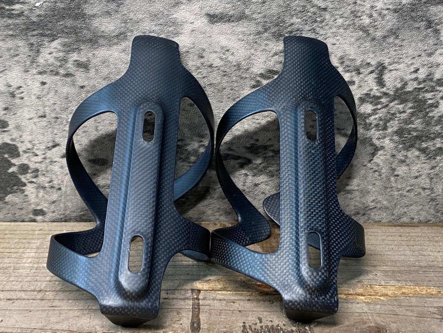 IT778 モスト MOST THE WINGS カーボン ボトルケージ 2個セット 黒